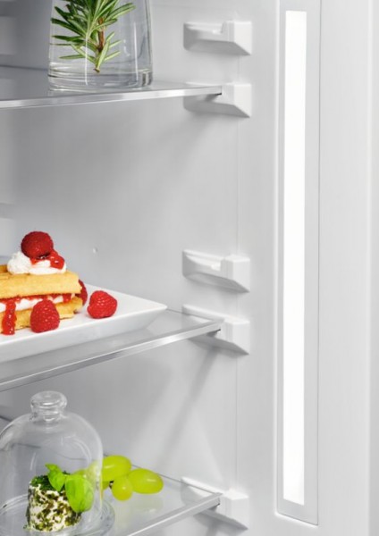 Frigorifico Combi AEG RCB736D7MG 201x60cm No Frost D Negro mate